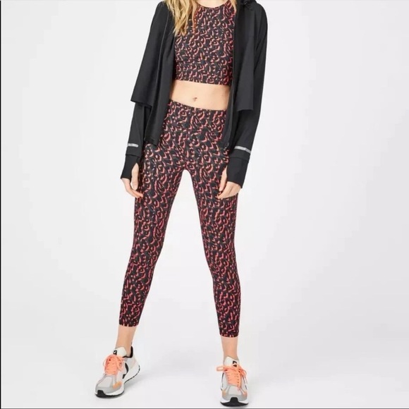 Sweaty Betty 7/8 Leggings with Pockets - Picture 4 of 12